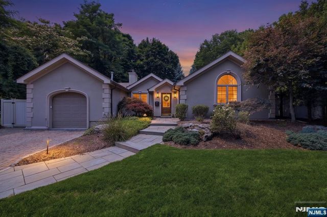 23 Trinity Place, Hillsdale, NJ 07642
