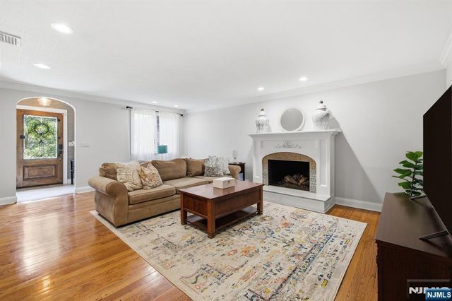 23 Trinity Place, Hillsdale, NJ 07642