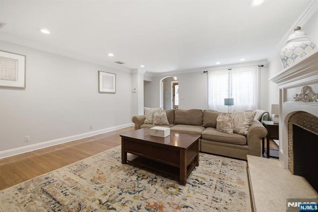 23 Trinity Place, Hillsdale, NJ 07642