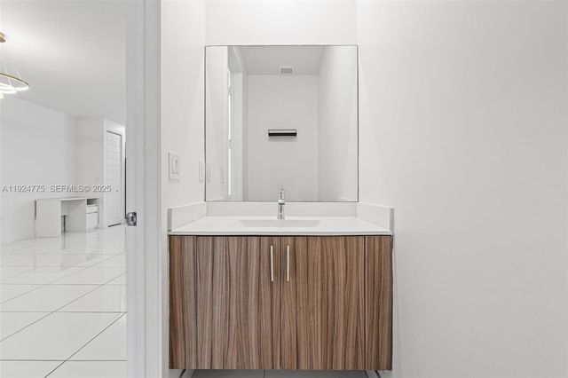 15815 NW 91st Ct, Miami Lakes, FL 33018