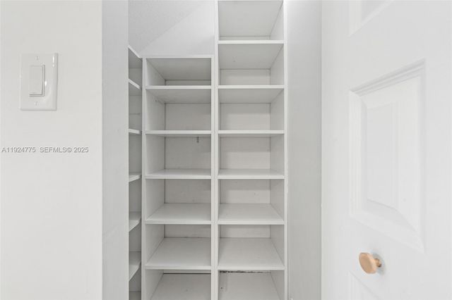 15815 NW 91st Ct, Miami Lakes, FL 33018