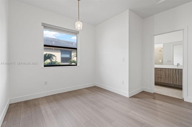 15815 NW 91st Ct, Miami Lakes, FL 33018