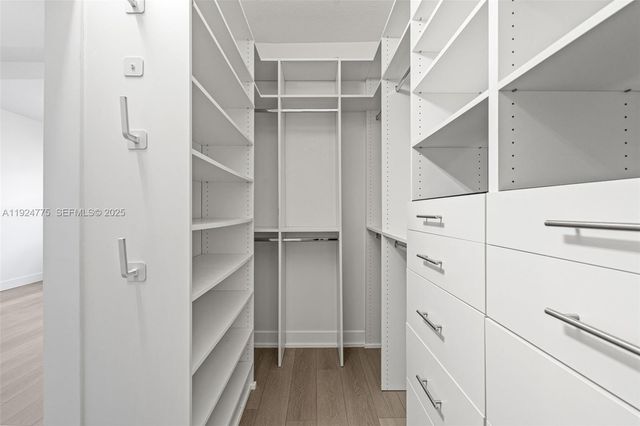 15815 NW 91st Ct, Miami Lakes, FL 33018