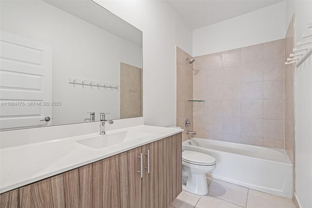 15815 NW 91st Ct, Miami Lakes, FL 33018