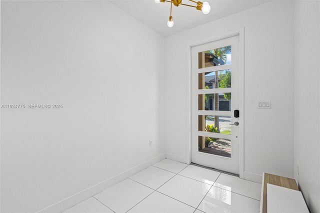 15815 NW 91st Ct, Miami Lakes, FL 33018