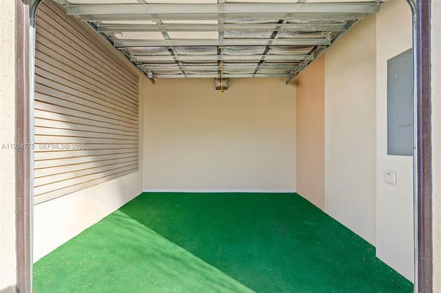 15815 NW 91st Ct, Miami Lakes, FL 33018