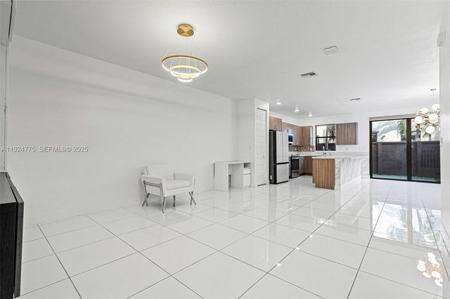 15815 NW 91st Ct, Miami Lakes, FL 33018