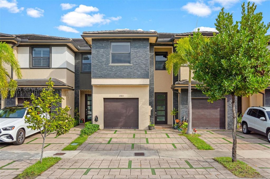 15815 NW 91st Ct, Miami Lakes, FL 33018