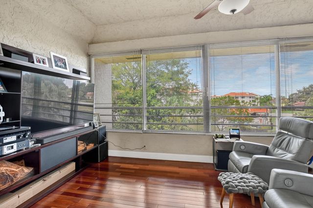 7535 La Paz Boulevard 301, Boca Raton, FL 33433