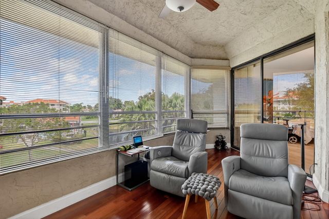 7535 La Paz Boulevard 301, Boca Raton, FL 33433