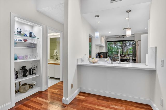 7535 La Paz Boulevard 301, Boca Raton, FL 33433