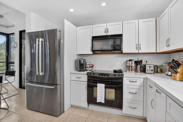 7535 La Paz Boulevard 301, Boca Raton, FL 33433