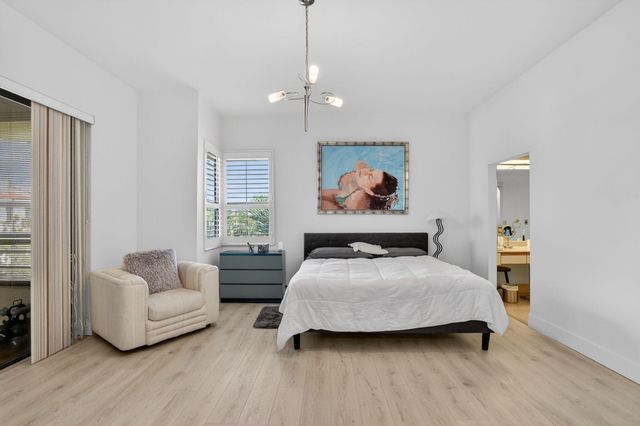 7535 La Paz Boulevard 301, Boca Raton, FL 33433