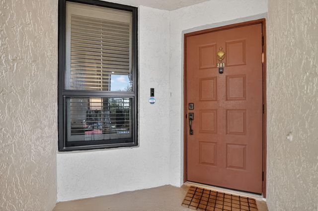 7535 La Paz Boulevard 301, Boca Raton, FL 33433