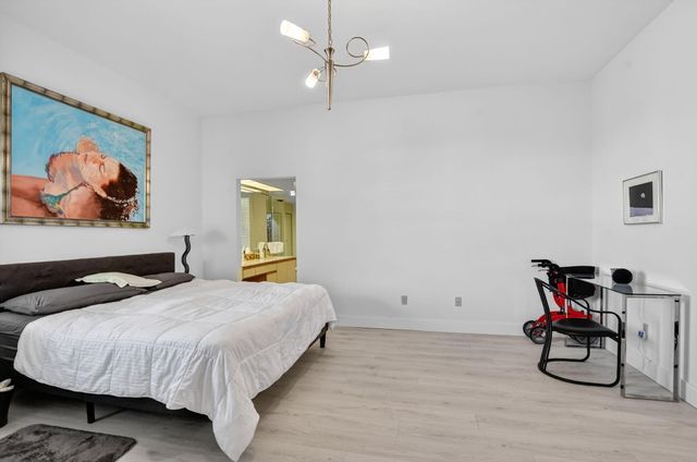 7535 La Paz Boulevard 301, Boca Raton, FL 33433