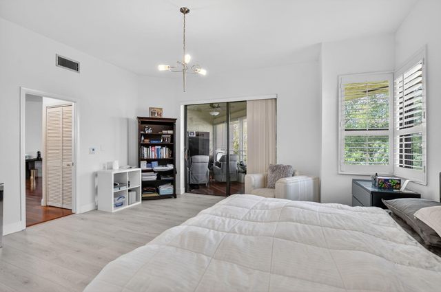 7535 La Paz Boulevard 301, Boca Raton, FL 33433