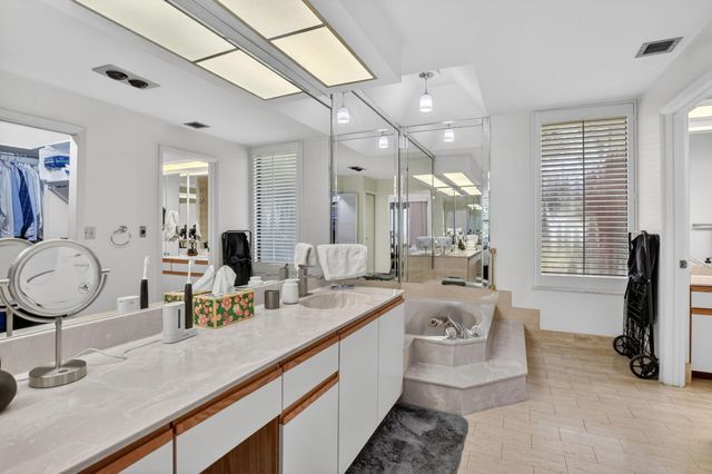 7535 La Paz Boulevard 301, Boca Raton, FL 33433