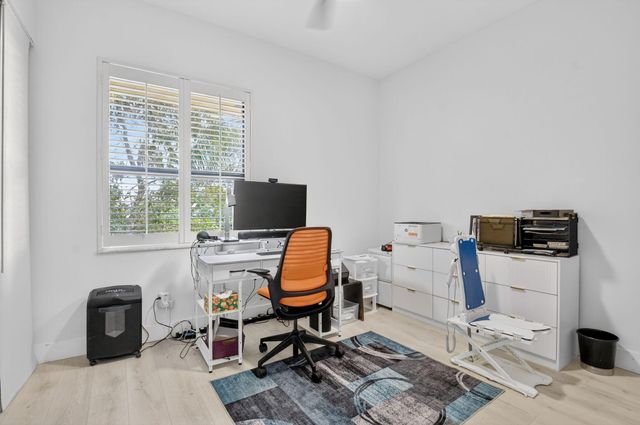 7535 La Paz Boulevard 301, Boca Raton, FL 33433