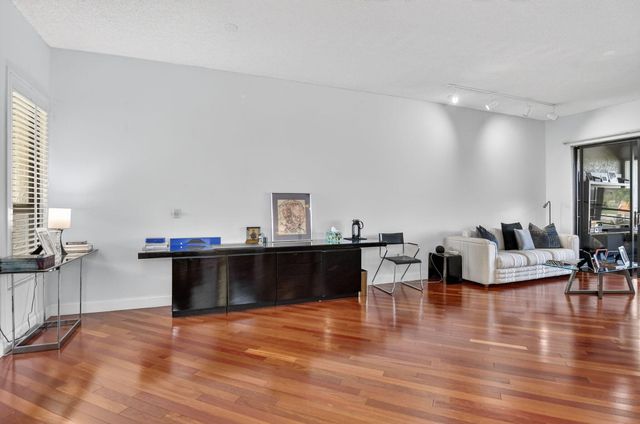 7535 La Paz Boulevard 301, Boca Raton, FL 33433