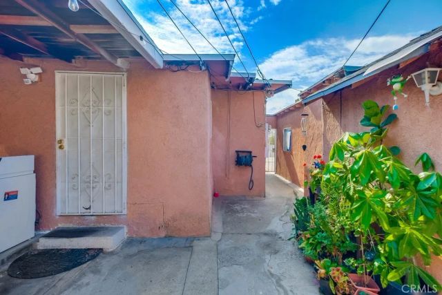 2663 Loosmore, Los Angeles, CA 90065