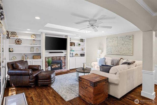 22201 NE 28th Place, Sammamish, WA 98074