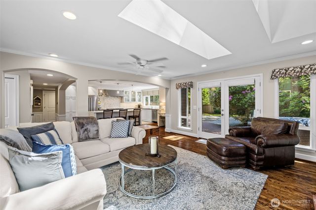 22201 NE 28th Place, Sammamish, WA 98074