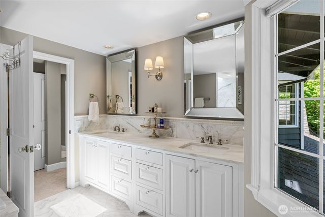22201 NE 28th Place, Sammamish, WA 98074