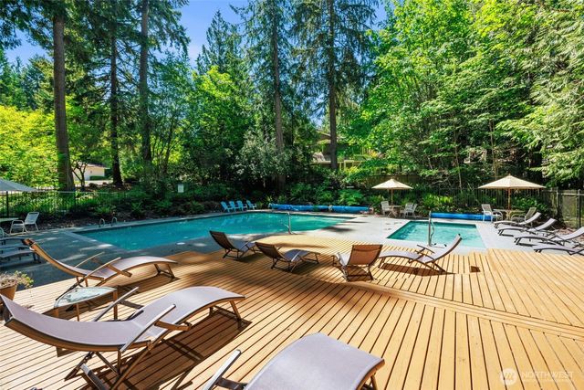 22201 NE 28th Place, Sammamish, WA 98074