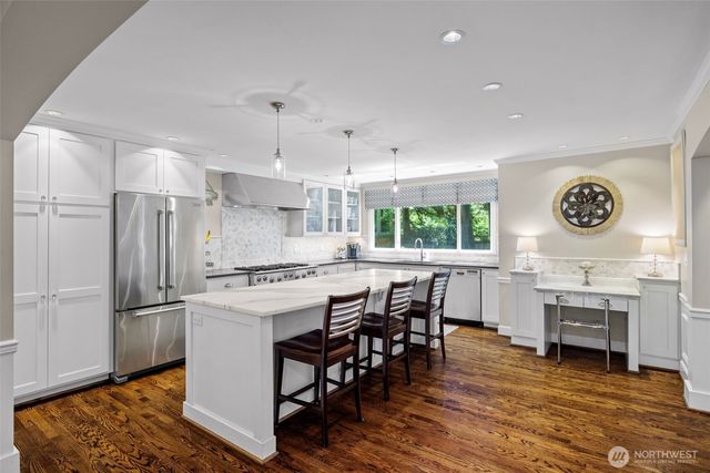 22201 NE 28th Place, Sammamish, WA 98074