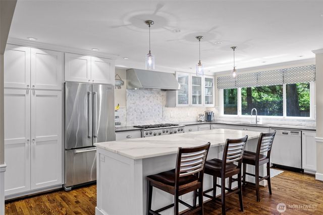 22201 NE 28th Place, Sammamish, WA 98074