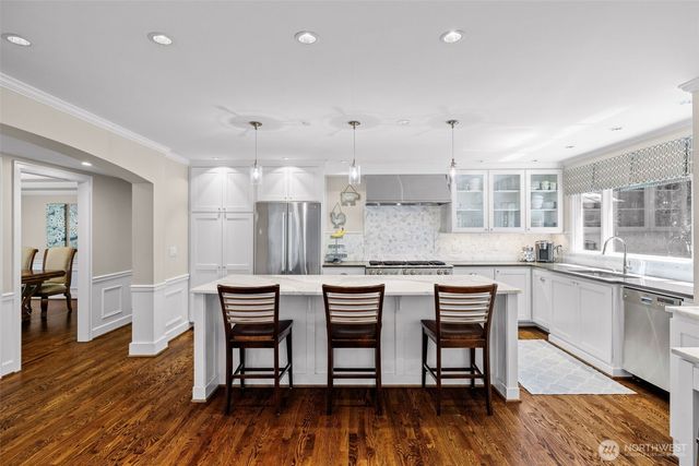 22201 NE 28th Place, Sammamish, WA 98074