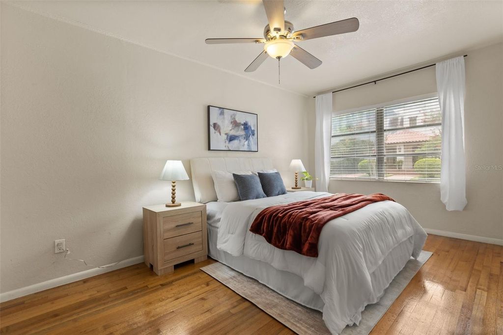 Image 13 of property listing at 821 E CHURCH STREET, Orlando, FL 32801