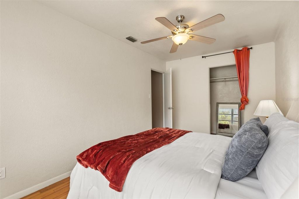 Image 17 of property listing at 821 E CHURCH STREET, Orlando, FL 32801