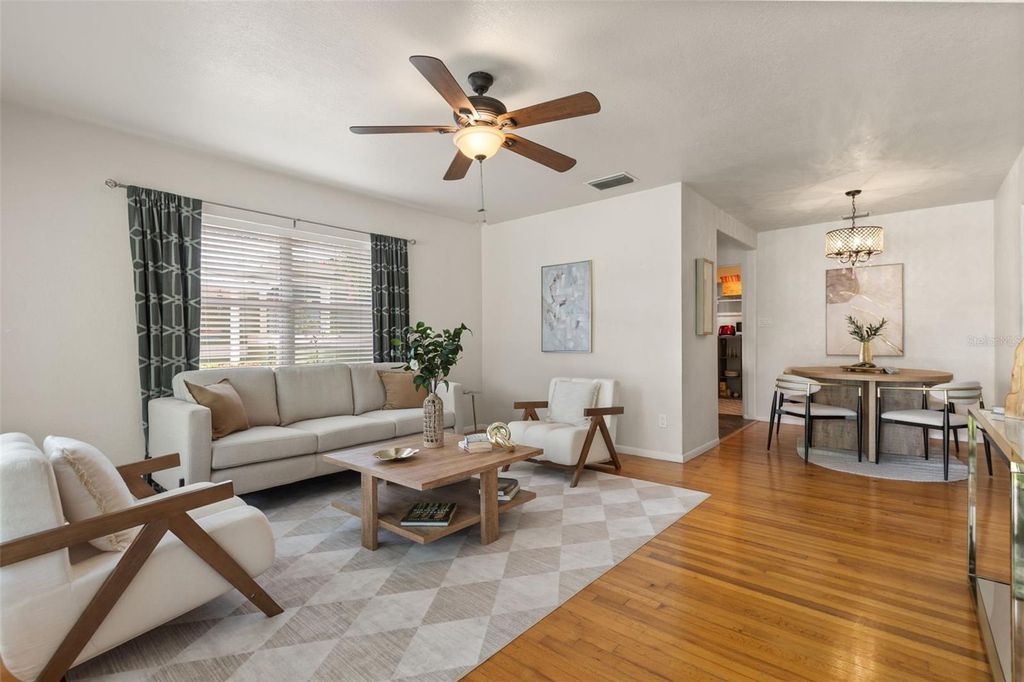Image 4 of property listing at 821 E CHURCH STREET, Orlando, FL 32801
