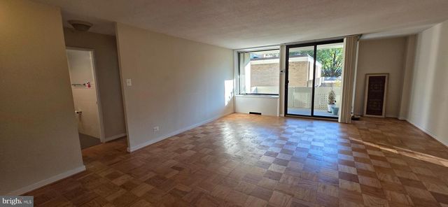 490 M ST SW #W-101, Washington, DC 20024