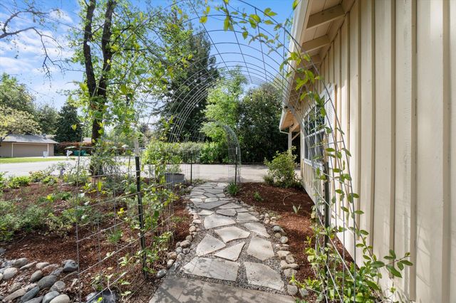 21914 Belmont Drive, Palo Cedro, CA 96073