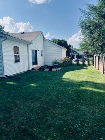 2106 Spring Hill Drive, South Bend, IN 46628
