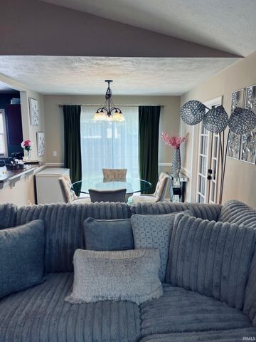 2106 Spring Hill Drive, South Bend, IN 46628
