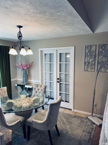 2106 Spring Hill Drive, South Bend, IN 46628