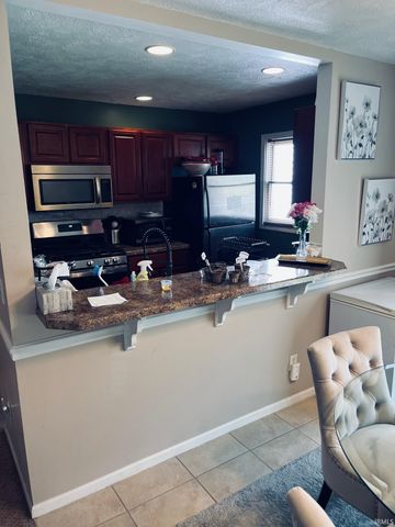 2106 Spring Hill Drive, South Bend, IN 46628