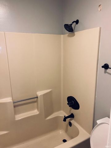 2106 Spring Hill Drive, South Bend, IN 46628