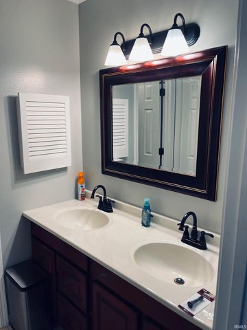 2106 Spring Hill Drive, South Bend, IN 46628