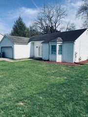 2106 Spring Hill Drive, South Bend, IN 46628