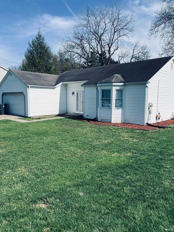 2106 Spring Hill Drive, South Bend, IN 46628