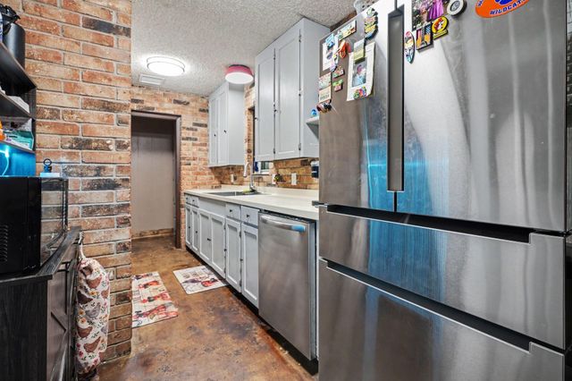 17310 Mcdonald Road, Alvin, TX 77511