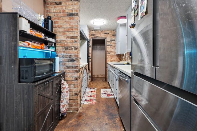 17310 Mcdonald Road, Alvin, TX 77511