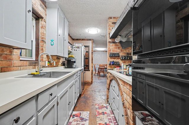17310 Mcdonald Road, Alvin, TX 77511