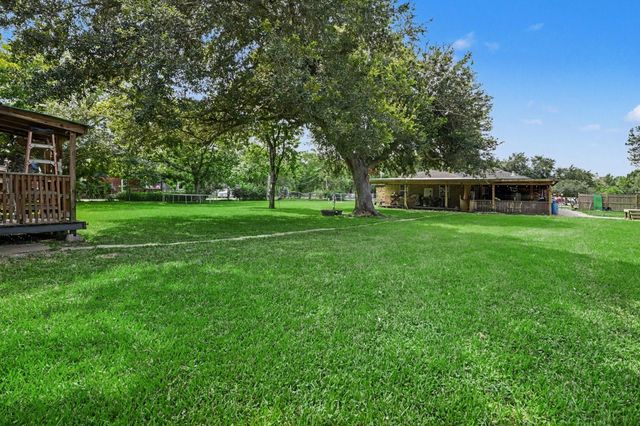 17310 Mcdonald Road, Alvin, TX 77511