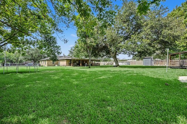17310 Mcdonald Road, Alvin, TX 77511