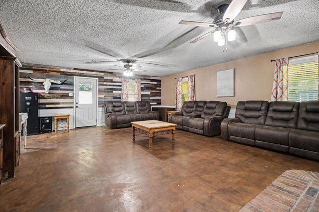 17310 Mcdonald Road, Alvin, TX 77511